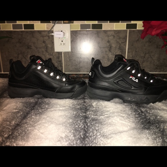 Men’s FILA sneakers - Picture 2 of 8